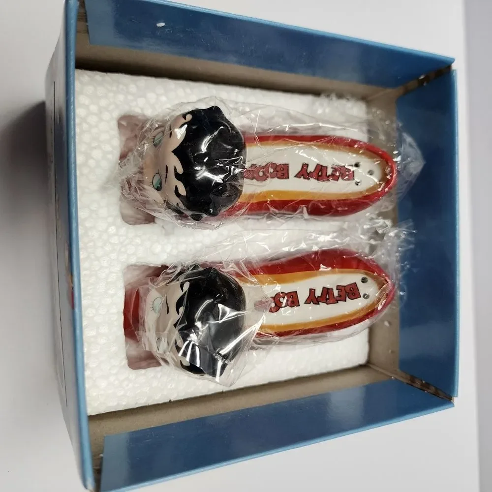 Betty Boop Vintage Shoes Salt and Pepper Shakers